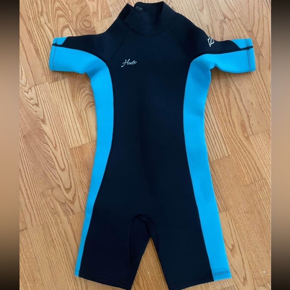 Hevto Shorty Wetsuit for Kids Toddler Youth 2mm Neoprene Sleeve Thermal Swimsuit - Picture 1 of 4